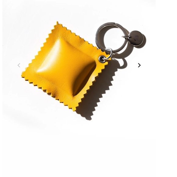 NWT Double Trouble Bologna Yellow Leather Ravioli Keychain - Picture 5 of 8
